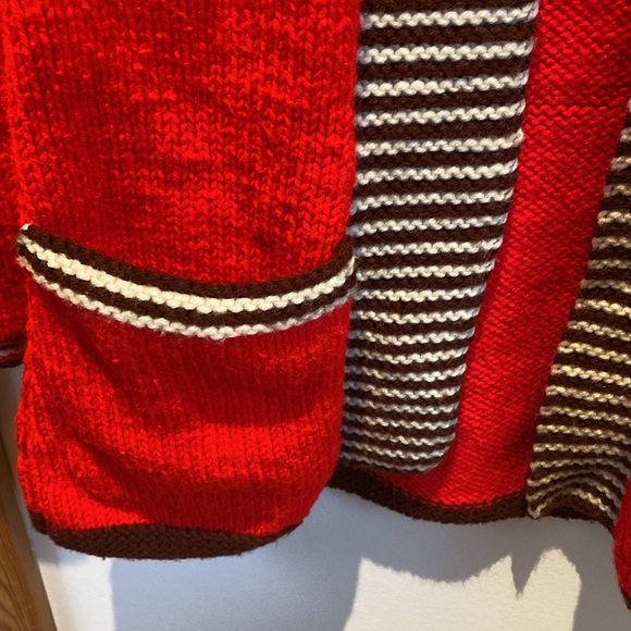 🤍 Handmade Knit Sweater - Picture 3 of 5